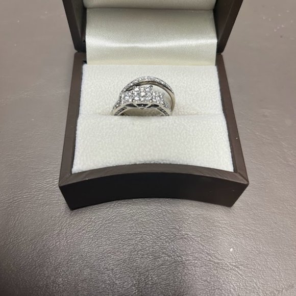 Helzberg Diamonds Jewelry Helzberg Diamonds Size 9 Diamond Ring